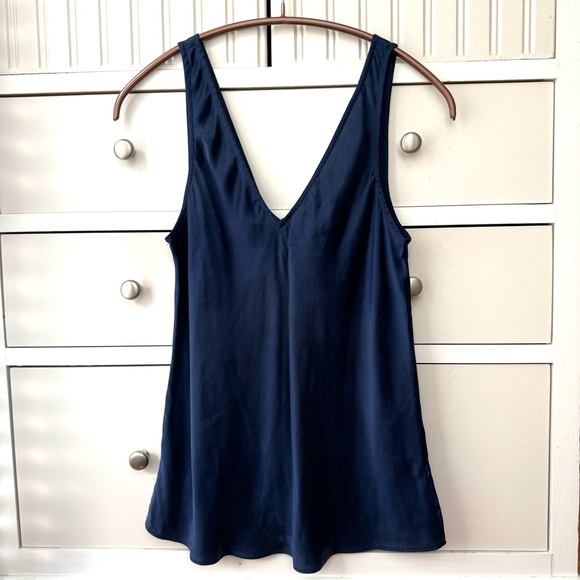 J.CREW The 2003 Washed Silk V-Neck Tank Bias Cut size 2 - Picture 2 of 11